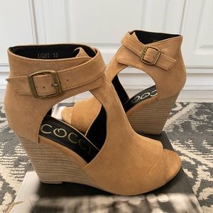 Ccocci Avery Vici Matisse Wedges 8.5 NEW
